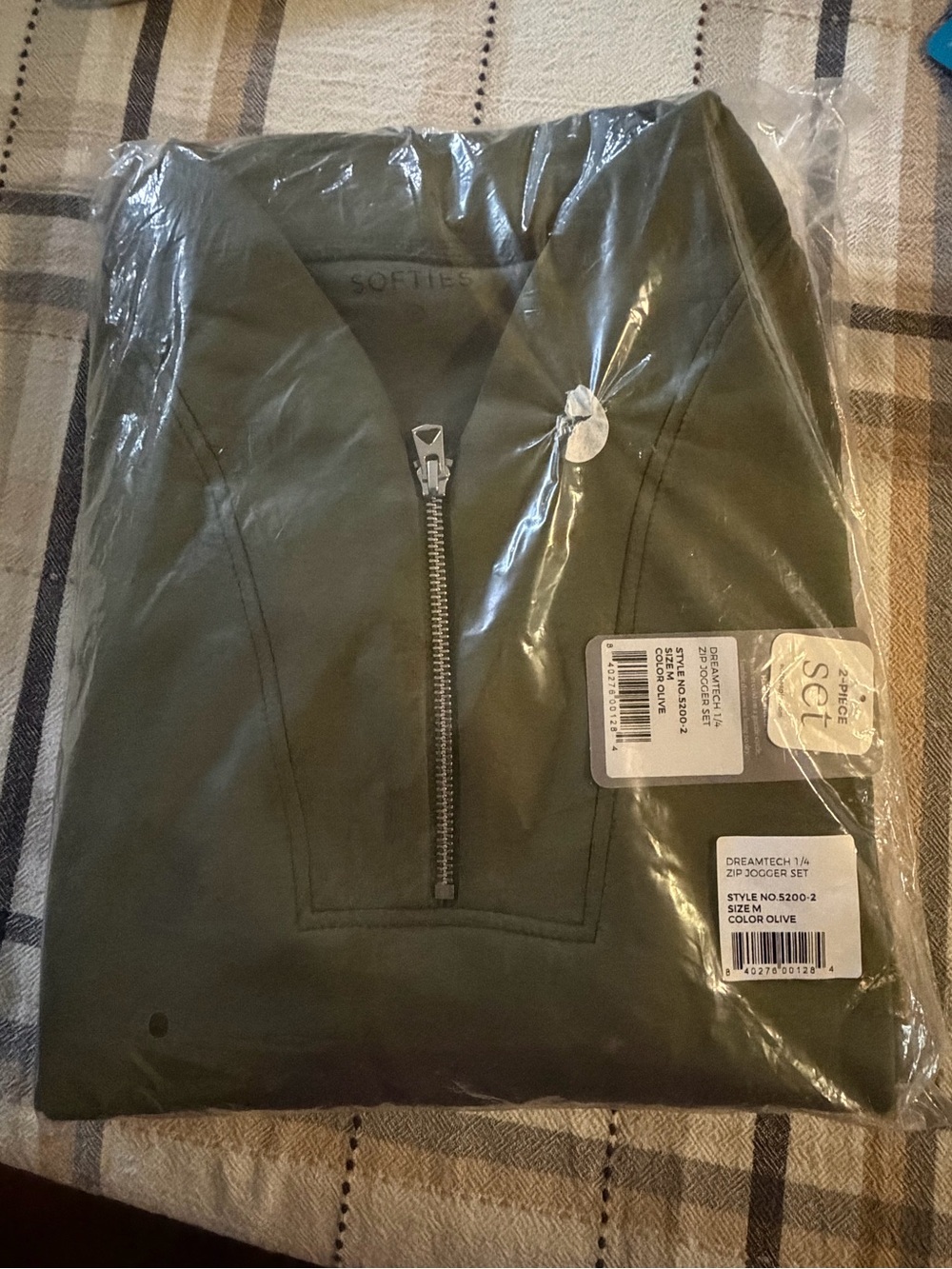 Softies dreametch 1:4 zip jogger set in color OLIVE